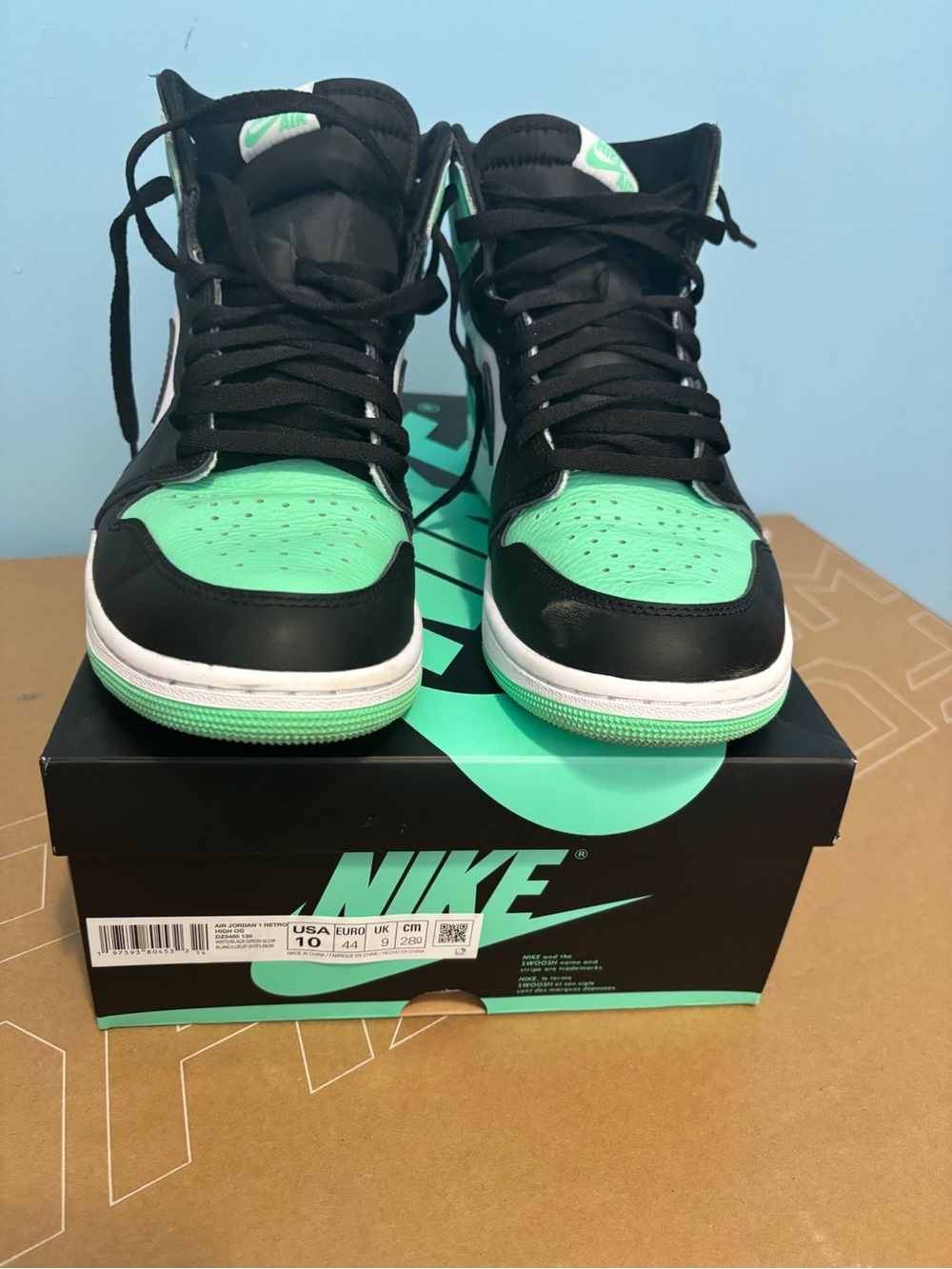 Jordan 1 High Emerald Green and Black Sneakers